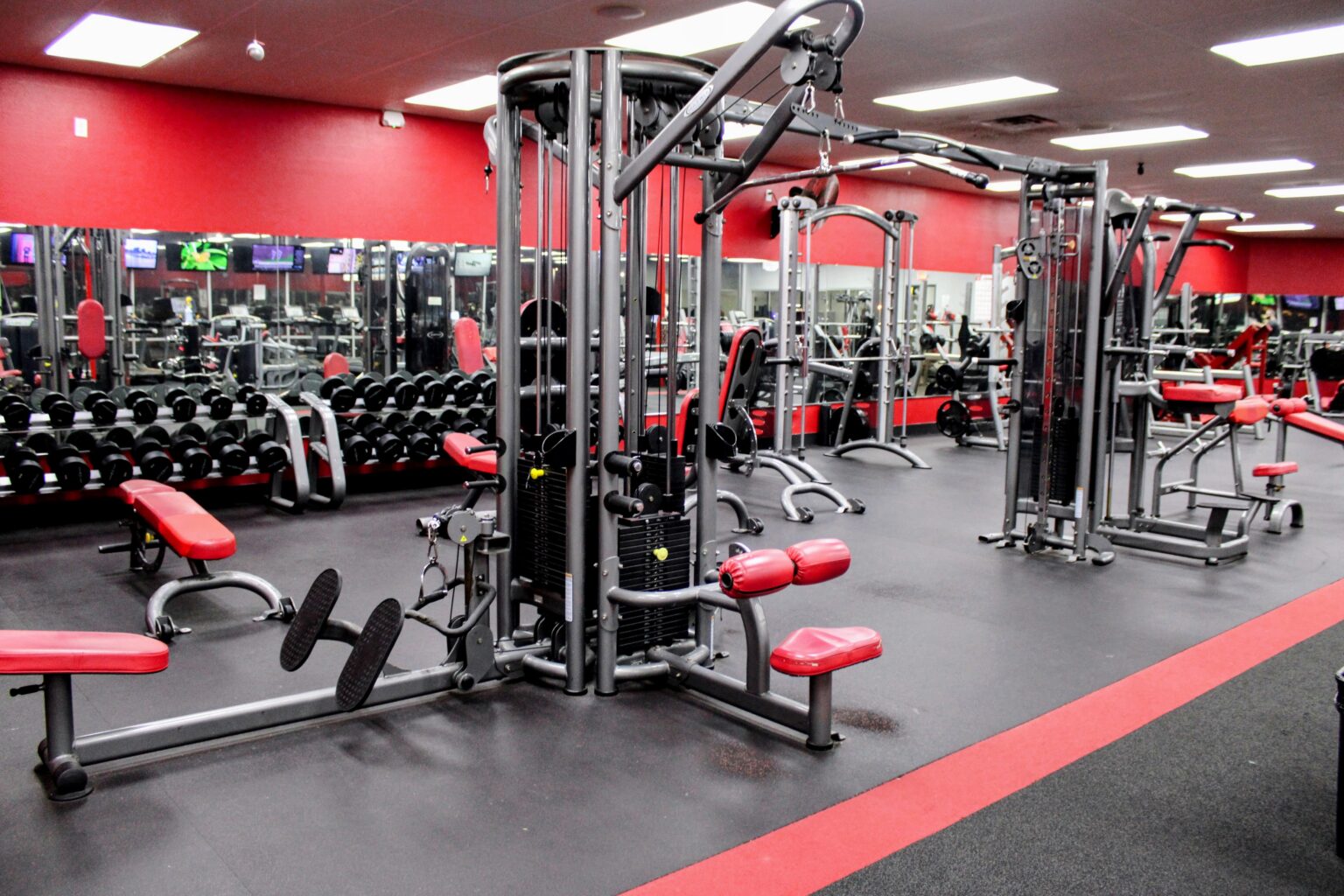 Inside Taylor Fitness Palestine